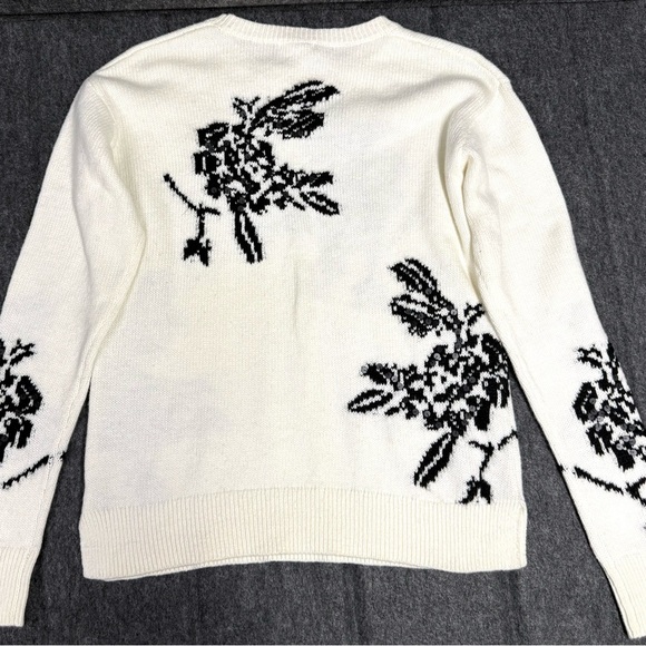 Halogen Black and White Crew Neck Sweater with Bold Floral Design - Picture 3 of 4